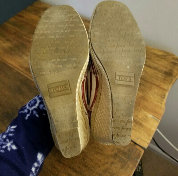 TOMS Red and White Striped Wedges - Picture 6 of 6